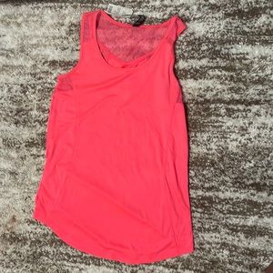 pink sleeveless shirt